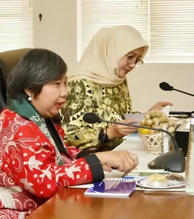 Ketua Komnas HAM RI, Anis Hidayah bersama Bupati Ipuk Fiestiandani (foto: istimewa)