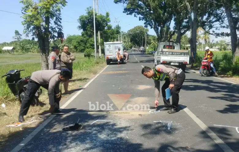 Piket Lantas Satlantas Polresta Banyuwangi saat lakukan olah TKP dua laka lantas di dua tempat berbeda yang masing-masing menelan satu korban jiwa, Minggu-Senin (09-10/08/2026) (foto: Blok-a.com/Kuryanto)