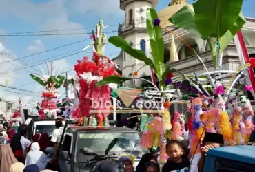 Tradisi Endog-endogan yang digelar di Desa Kembiritan, dalam rangka memperingati Maulid Nabi Muhammad SAW. (foto: Blok-a.com/Kuryanto)