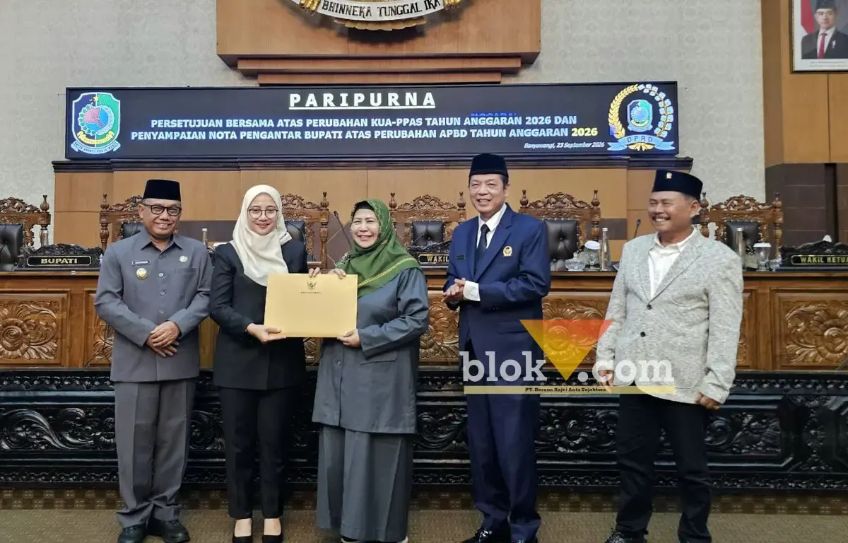 Rapat Paripurna DPRD Banyuwangi, Bupati Ipuk Sampaikan Nota Penjelasan Perubahan APBD 2026