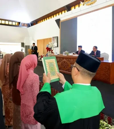 FIKKIA Unair Banyuwangi lantik sebanyak 24 dokter hewan, Senin (28/09/2026)(foto: dok Humas Pemkab)