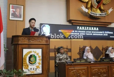 Bagus Amerta Dewa jurusan bicara fraksi PDI saat bacakan PU fraksinya terkait Raperda Perubahan APBD 2026, Kamis (24/09/2026) (foto: blok-a.com/Kuryanto)