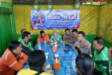 Semarak Hari Lalu Lintas Bhayangkara ke-71, Satlantas Polresta Banyuwangi Rangkul Ojol, Dari Layanan Kesehatan hingga Keselamatan di Jalan Raya. (foto: blok-a.com/Istimewa)