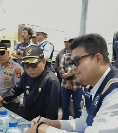 Wabup Mujiono usai meninjau lokasi Dermaga Bulusan, Selasa (08/09/2026) (foto: Istimewa)