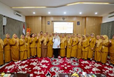 Bupati Ipuk Fiestiandani foto bersama pengurus GOW Banyuwangi Masa Bakti 2026-2031 di Aula Minak Jinggo, Rabu (09/09/2026)( Humas Bwi).