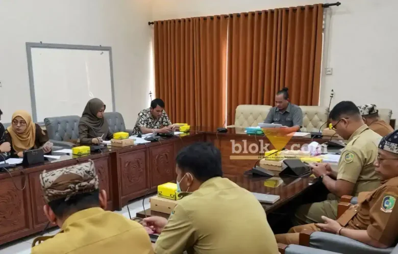 Rapat kerja Bapemperda DPRD Banyuwangi mulai melakukan inventarisasi usulan Raperda untuk persiapan penyusunan Propemperda 2027, Senin (26/10/2026) (foto: blok-a.com/Kuryanto)