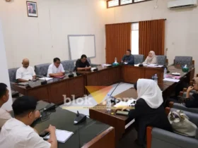 Saat gelar rapat kerja, Ketua Pansus II DPRD Banyuwangi, Inayanti Kusumasari bahas Raperda pembentukan produk hukum daerah, Senin (19/10/2026) (foto: blok-a.com/Kuryanto)