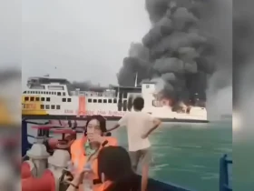 Tangkapan vidio detik-detik saat KMP Batumandi Terbakar di Perairan Merak, Selasa sore (20/10/2026) (foto: blok-a.com/Kuryanto)